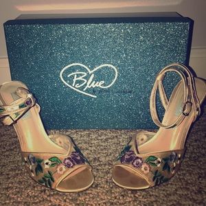 BLUE BY BETSEY JOHNSON EMBROIDERED HEELS